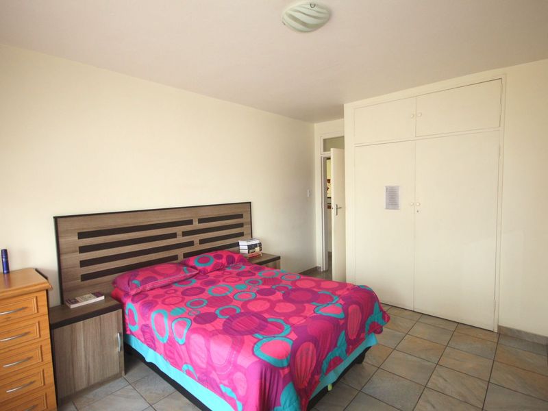 Ground Floor 2-Bedroom Flat with Backyardaccess - Photo 8