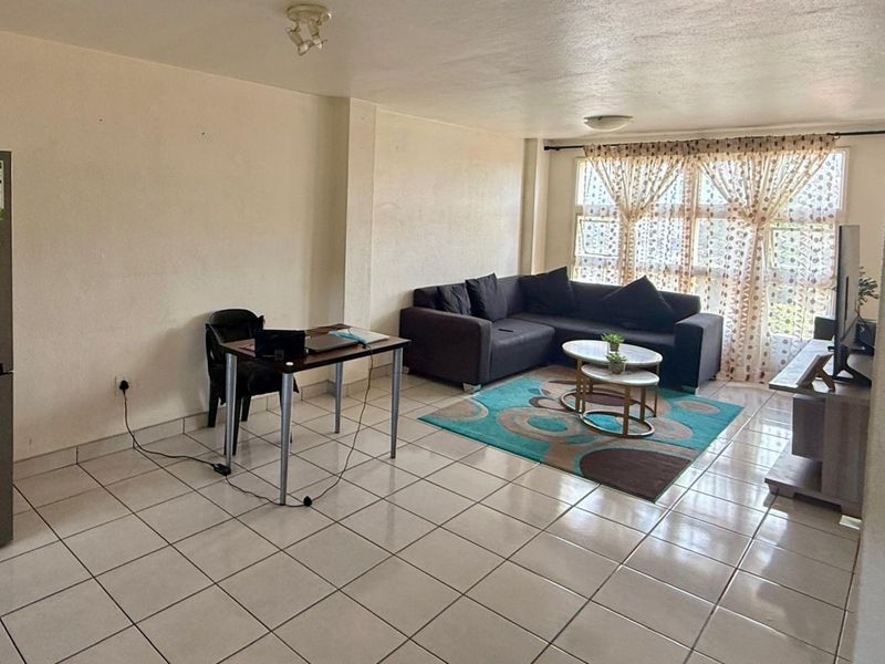 Charming 2-Bedroom Apartment for Sale in Pretoria North - Photo 3