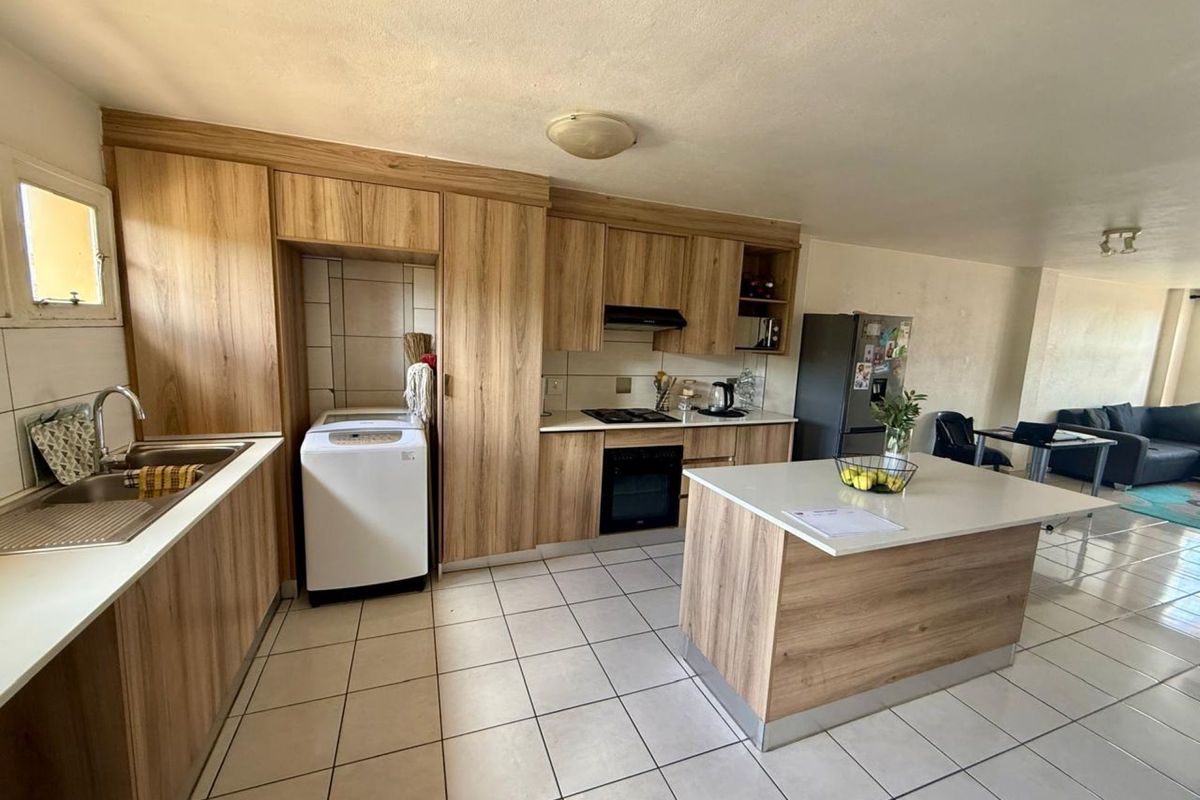 Charming 2-Bedroom Apartment for Sale in Pretoria North - Photo 2