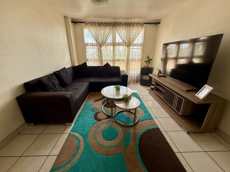 Charming 2-Bedroom Apartment for Sale in Pretoria North - Photo 4