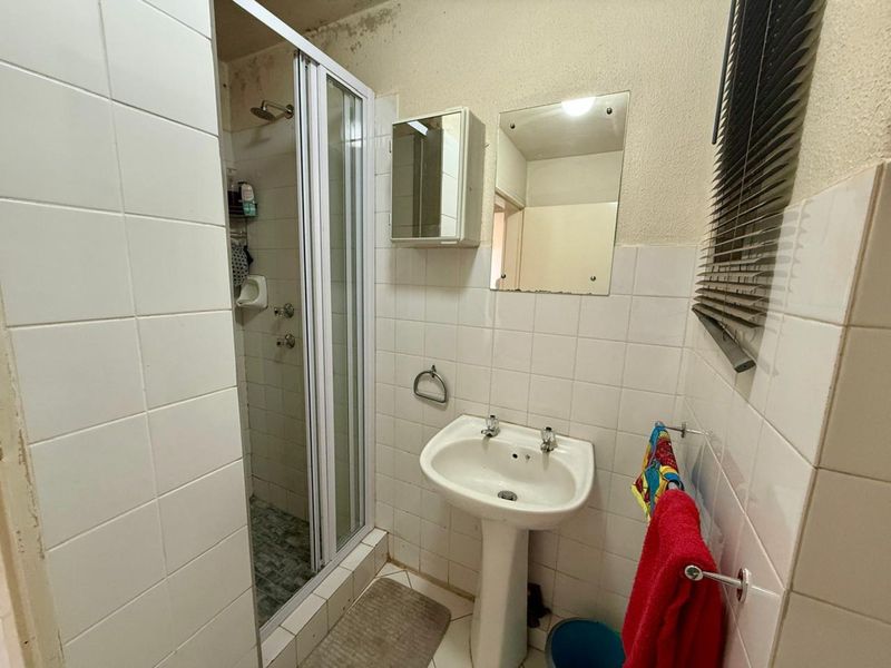 Charming 2-Bedroom Apartment for Sale in Pretoria North - Photo 9