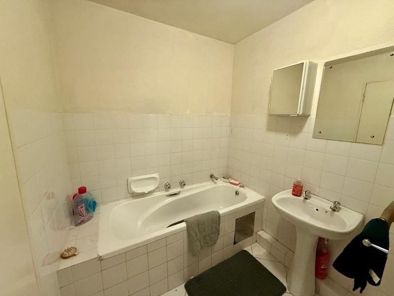 Charming 2-Bedroom Apartment for Sale in Pretoria North - Photo 8