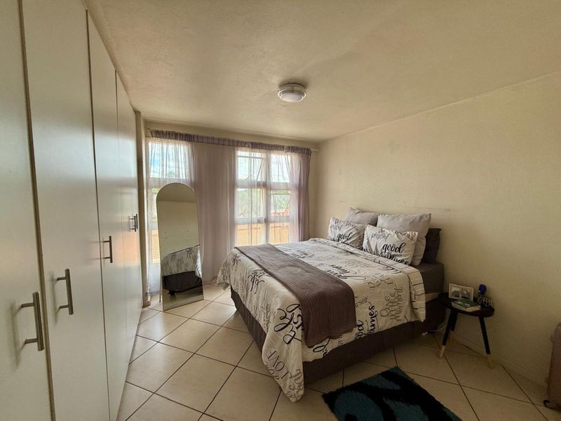 Charming 2-Bedroom Apartment for Sale in Pretoria North - Photo 7