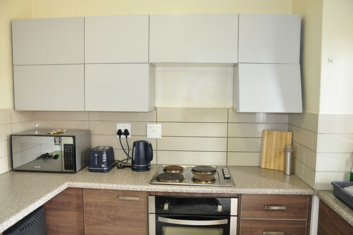 1 Bedroom, 1 Bathroom Ground Floor Apartment – Scarlet Park, Rooihuiskraal North, Centurion - Photo 3