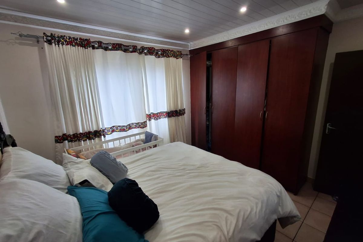 Neat 3-Bedroom Home in Secure Theresapark Estate - Photo 5