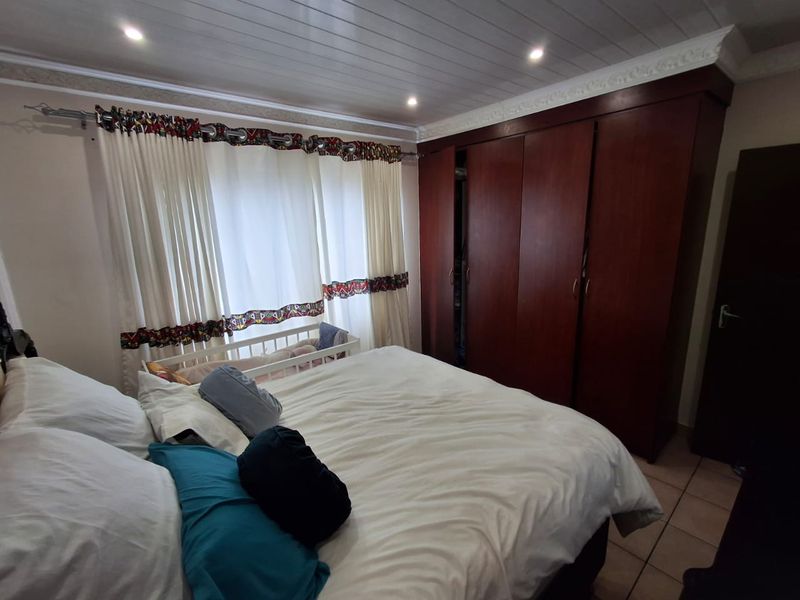 Neat 3-Bedroom Home in Secure Theresapark Estate - Photo 5