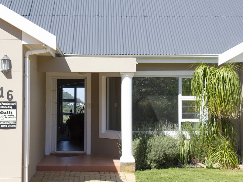 Stunning Family Home with Breathtaking River and Sea Views - Photo 3