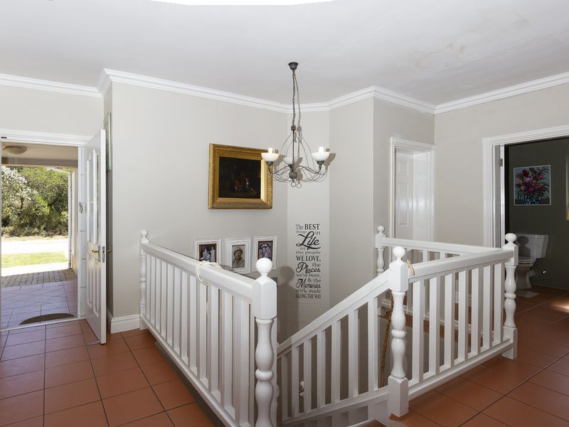 Stunning Family Home with Breathtaking River and Sea Views - Photo 10