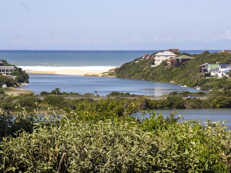 Stunning Family Home with Breathtaking River and Sea Views - Photo 4