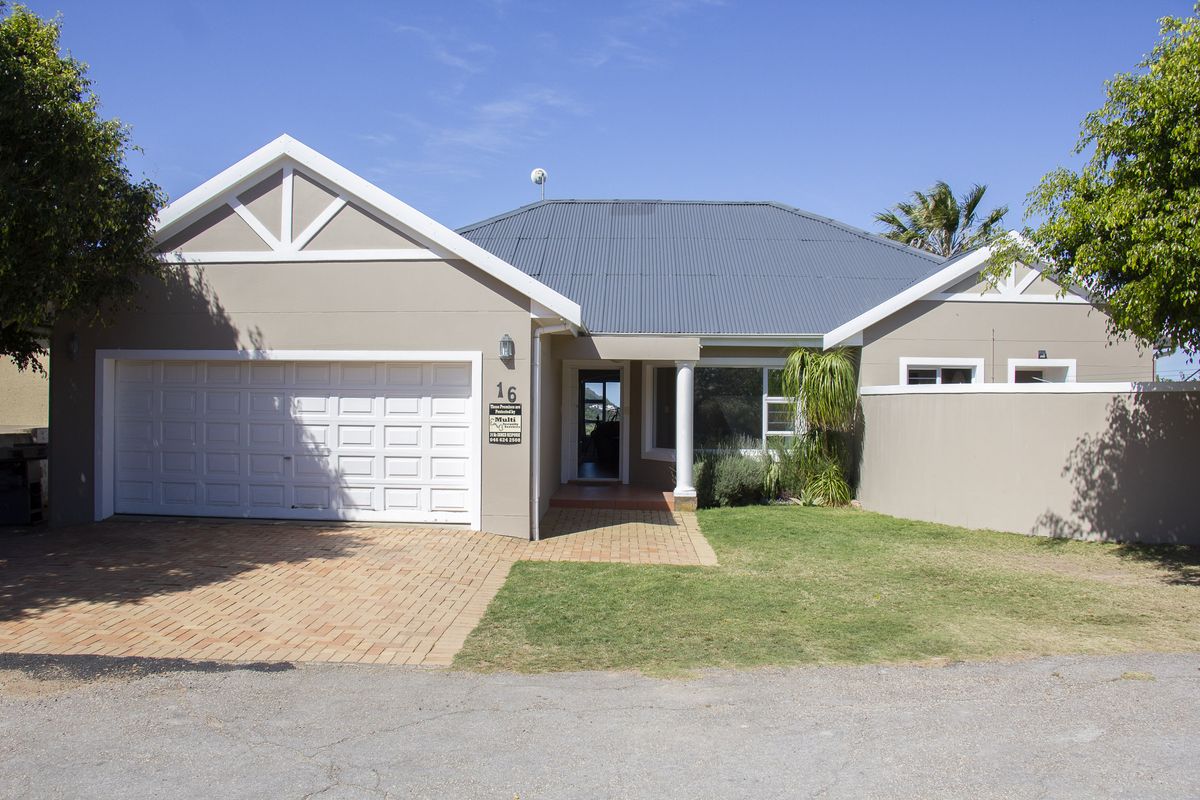 Stunning Family Home with Breathtaking River and Sea Views - Photo 2