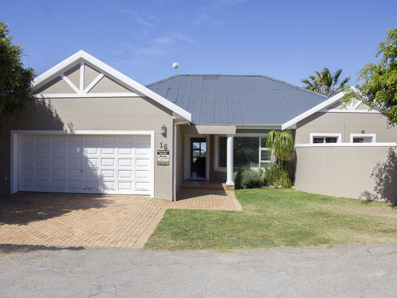 Stunning Family Home with Breathtaking River and Sea Views - Photo 2