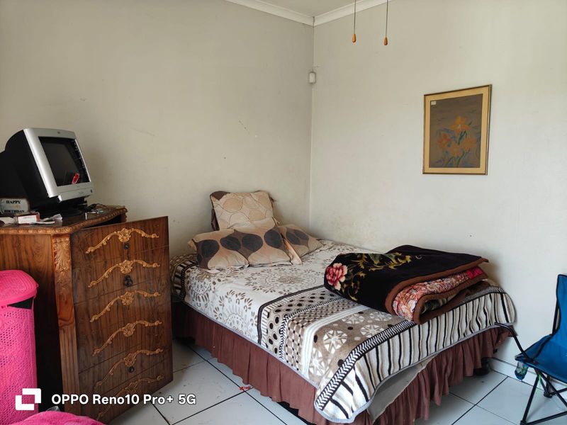 Freehold Pending Sale In Potchefstroom - Photo 8