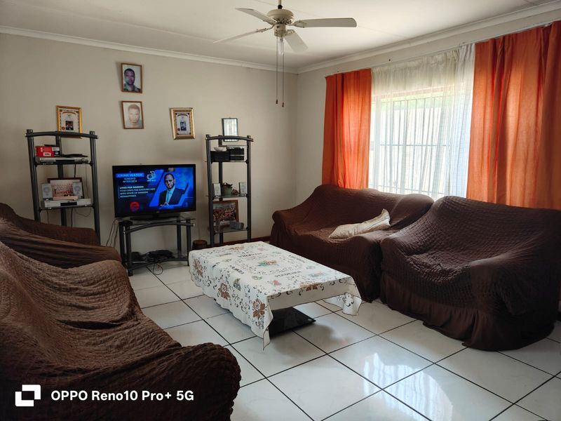 Freehold Pending Sale In Potchefstroom - Photo 7