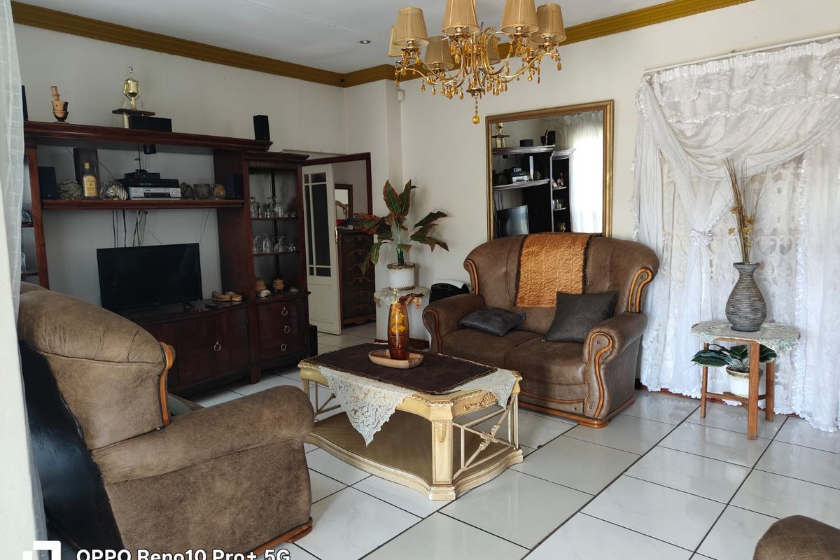 Freehold Pending Sale In Potchefstroom - Photo 3