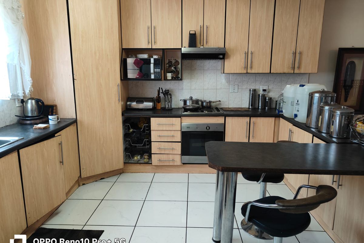 Freehold Pending Sale In Potchefstroom - Photo 4