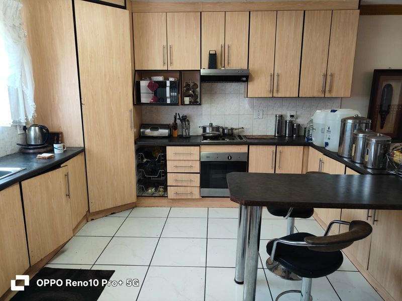 Freehold Pending Sale In Potchefstroom - Photo 4