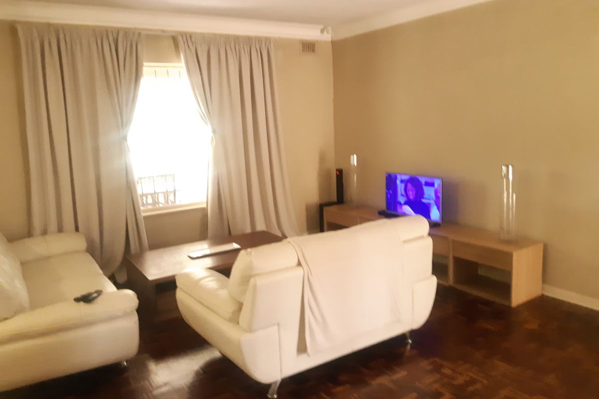 Discover Your Urban Retreat in The Wolds, New Germany - Photo 3