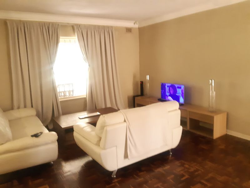 Discover Your Urban Retreat in The Wolds, New Germany - Photo 3