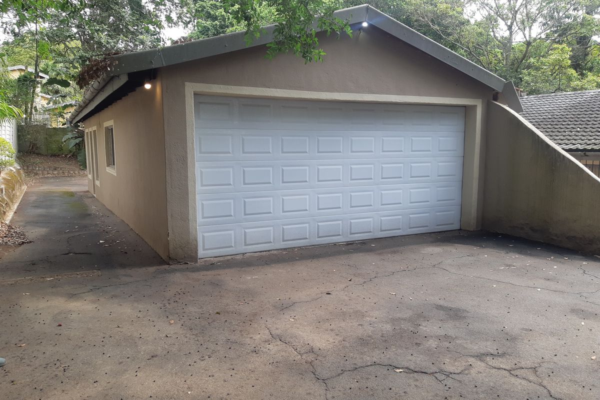 Discover Your Urban Retreat in The Wolds, New Germany - Photo 2