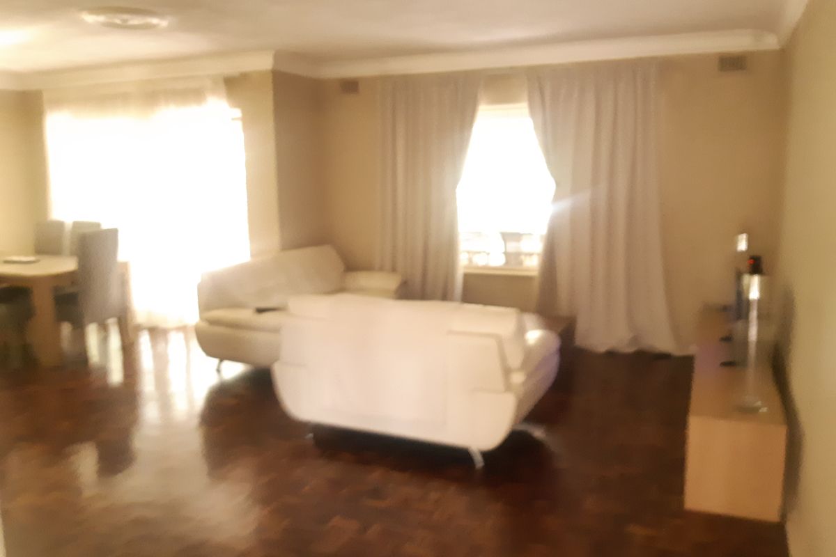 Discover Your Urban Retreat in The Wolds, New Germany - Photo 4