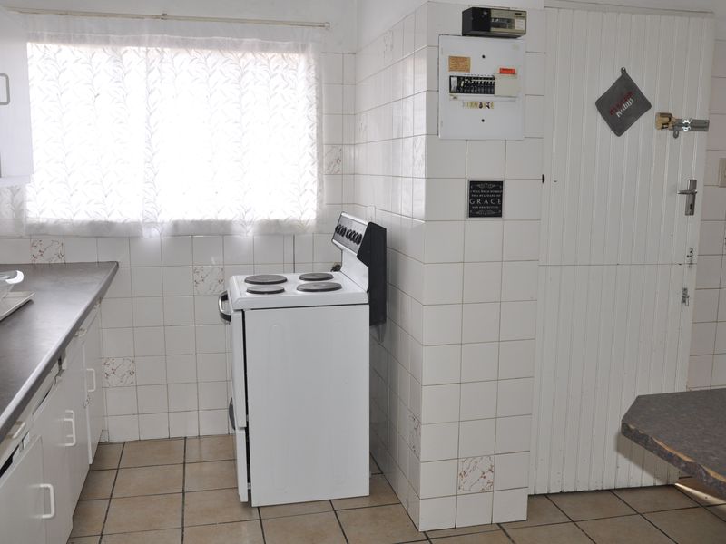 Spacious 3-Bedroom Duplex/Townhouse in the Heart of Halfway Gardens, Midrand - Photo 7