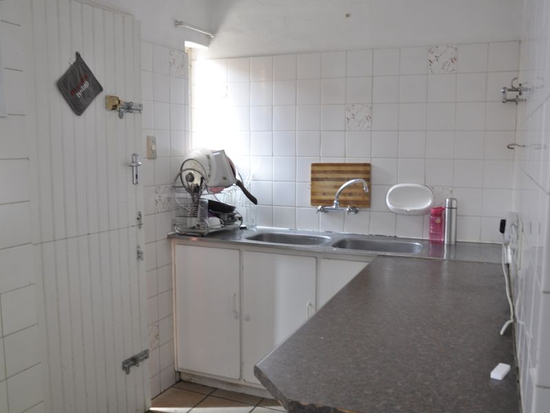 Spacious 3-Bedroom Duplex/Townhouse in the Heart of Halfway Gardens, Midrand - Photo 6