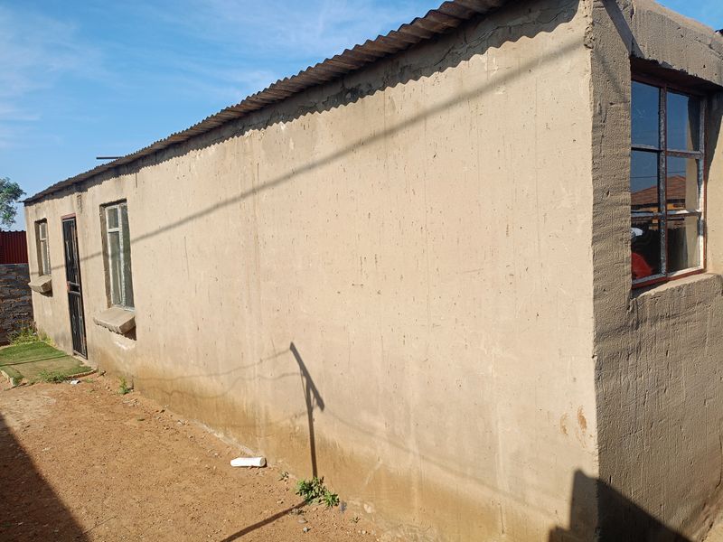 Charming 2-bedroom Freehold home for sale in Bophelong, Vanderbijlpark – perfect for cozy living! - Photo 2