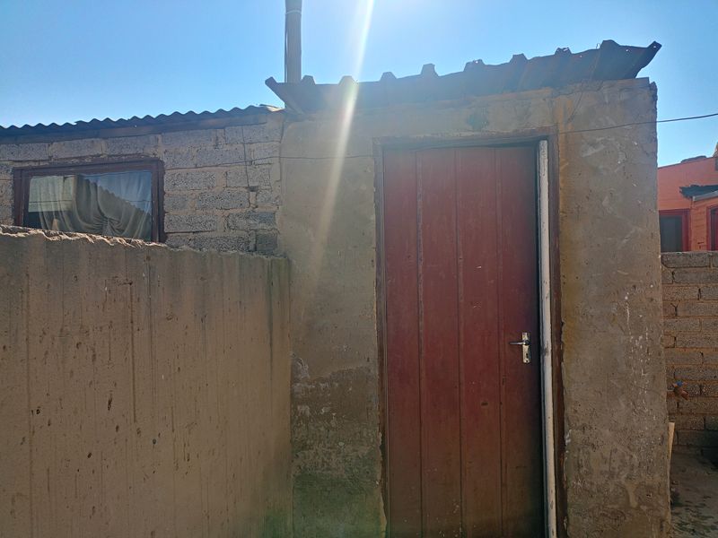 Charming 2-bedroom Freehold home for sale in Bophelong, Vanderbijlpark – perfect for cozy living! - Photo 3
