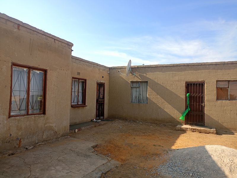 Charming 2-bedroom Freehold home for sale in Bophelong, Vanderbijlpark – perfect for cozy living! - Photo 5