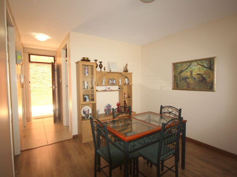 2 Bedrom ground floor flat available for sale - Photo 3