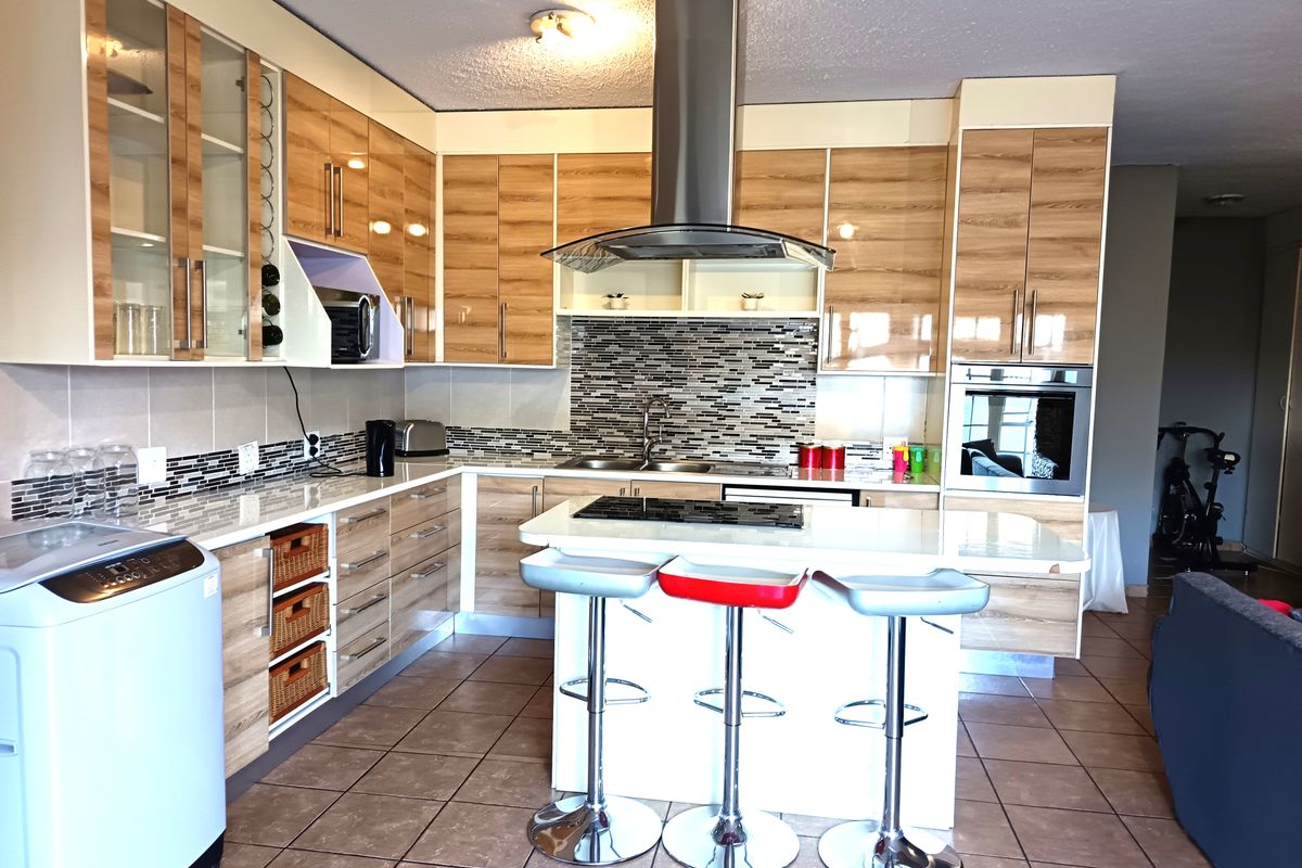 Modern Comfort Meets Secure Estate Living - Photo 3