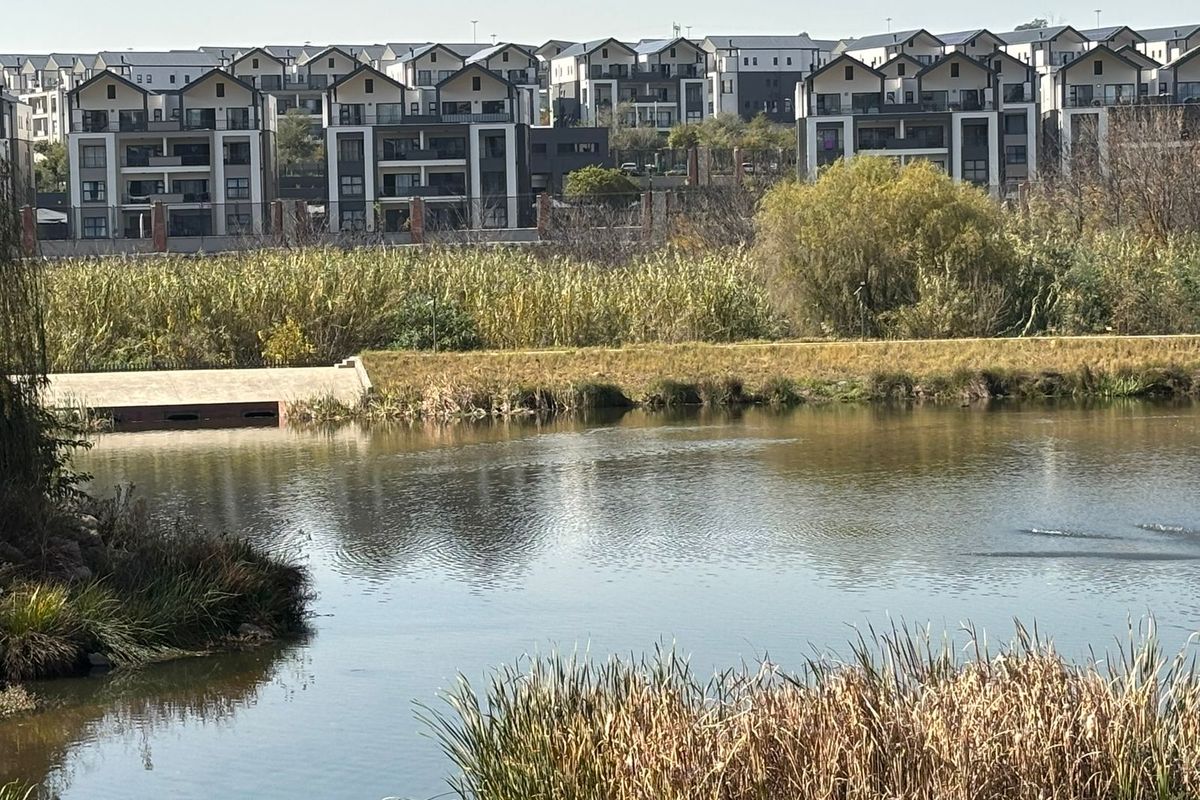 Luxury Living in Waterfall City – Modern 3-Bedroom at an Unbeatable Price! - Photo 2