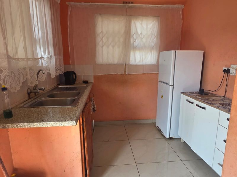 Investment Opportunity – 3-Bedroom Home with Large Yard - Photo 2