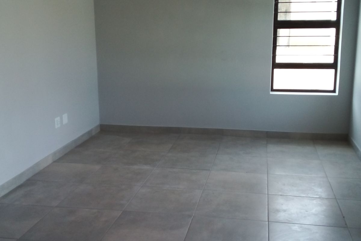 3 Bedroom House in Gated Communitty - Photo 3