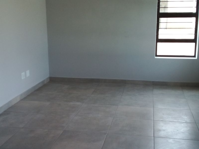 3 Bedroom House in Gated Communitty - Photo 3