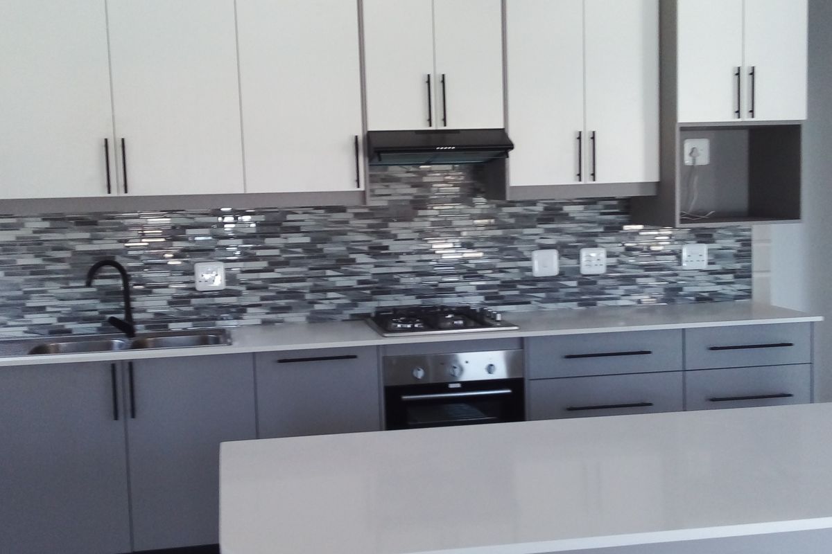 3 Bedroom House in Gated Communitty - Photo 4