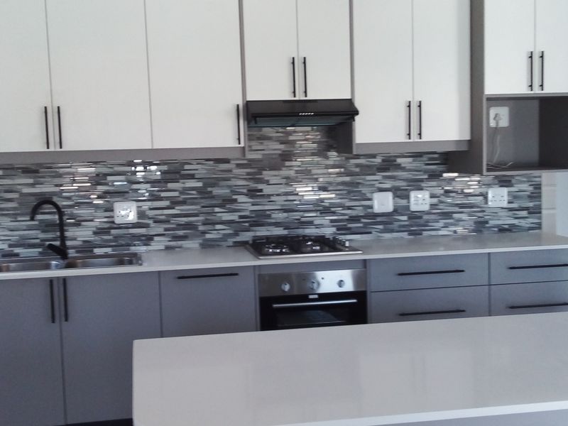 3 Bedroom House in Gated Communitty - Photo 4