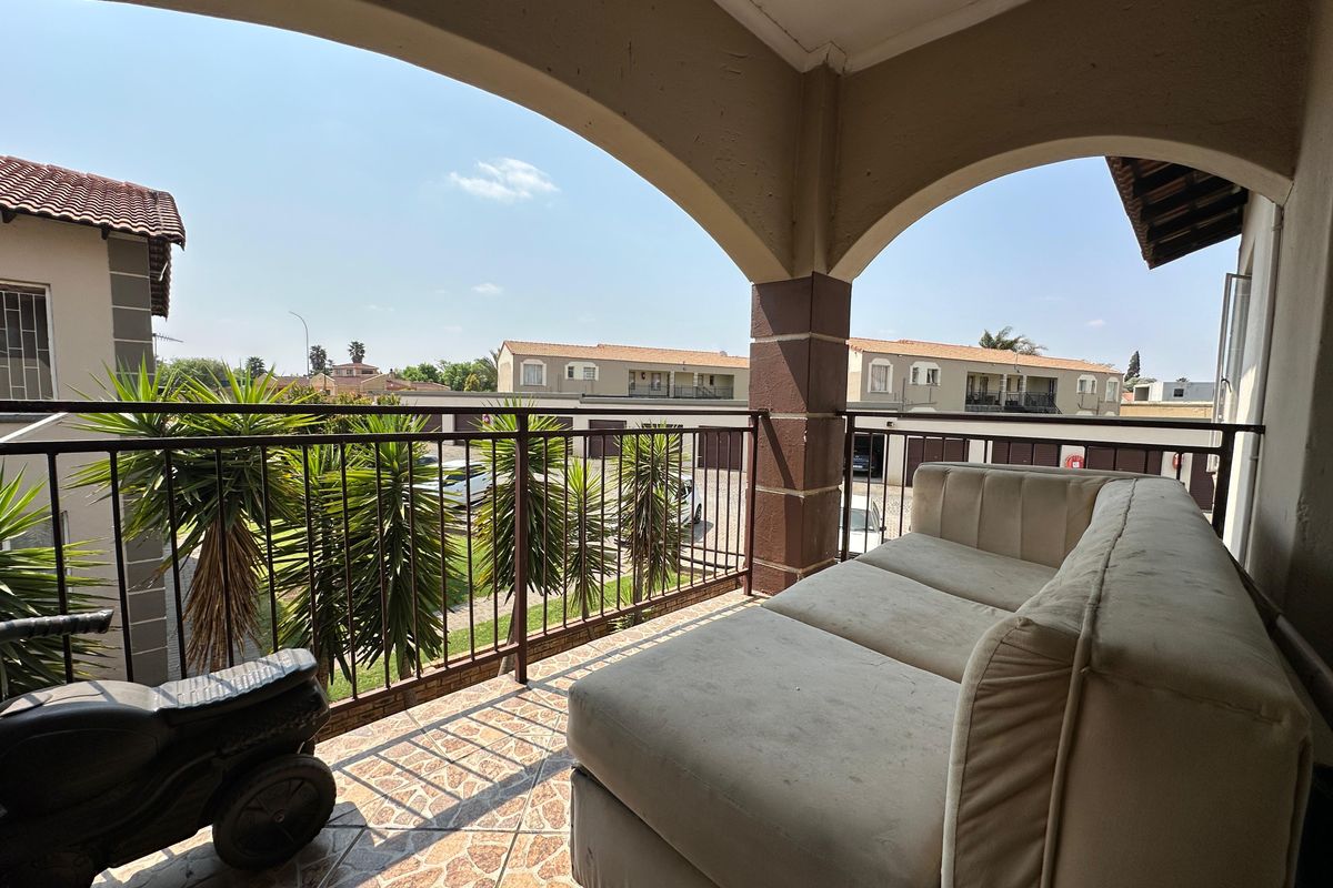 Modern 2 bedroom apartment for sale in Dalpark Ext 1 - Photo 3