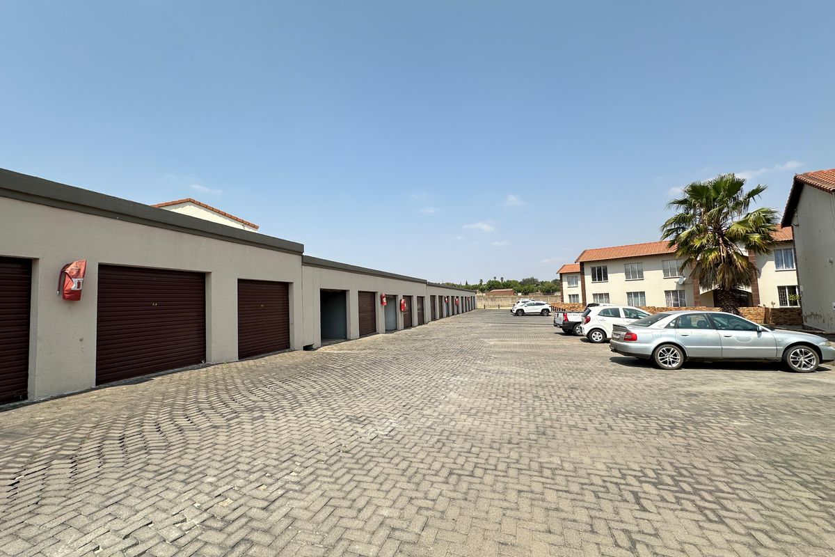 Modern 2 bedroom apartment for sale in Dalpark Ext 1 - Photo 4