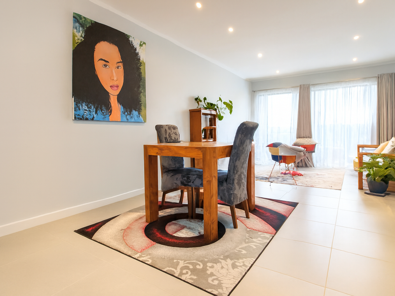 Top-Floor Apartment in Quiet Cul-de-Sac - Photo 5