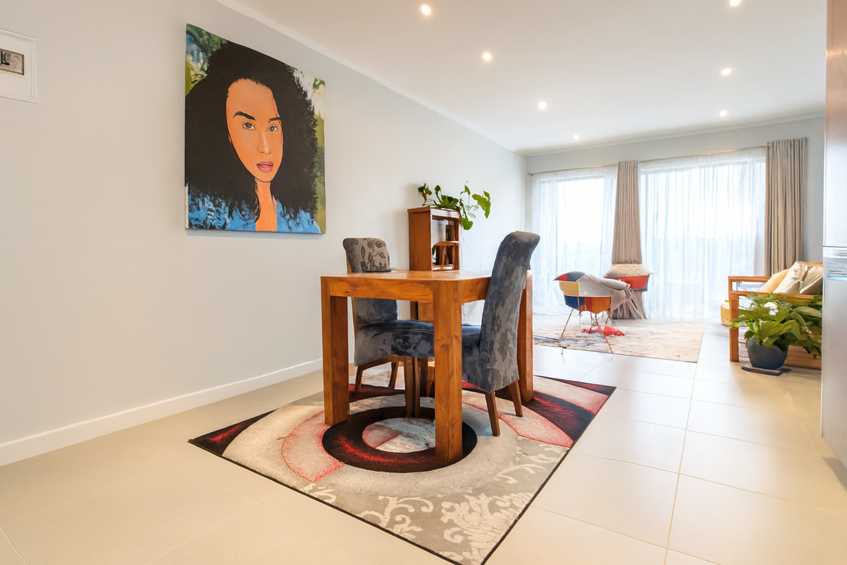 Top-Floor Apartment in Quiet Cul-de-Sac - Photo 5