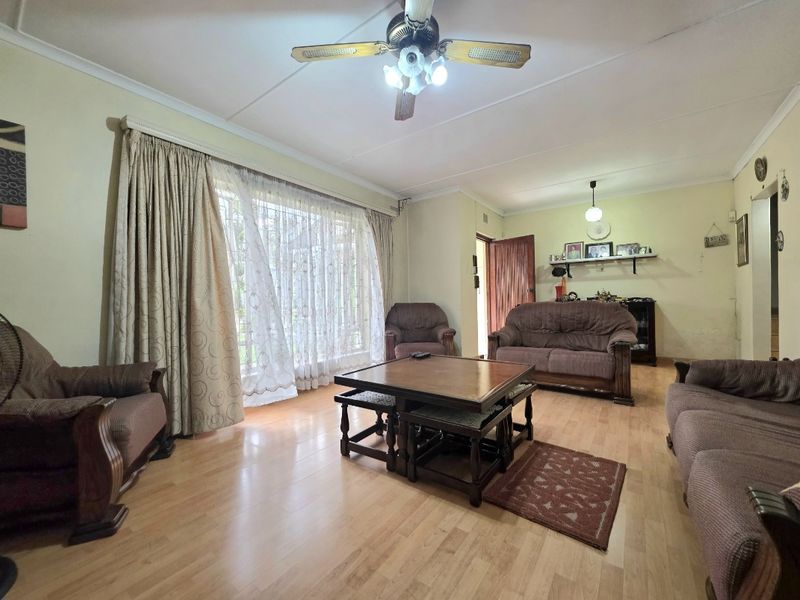 Stunning 4-bedroom in the heart of isiphingo hills!! - Photo 4