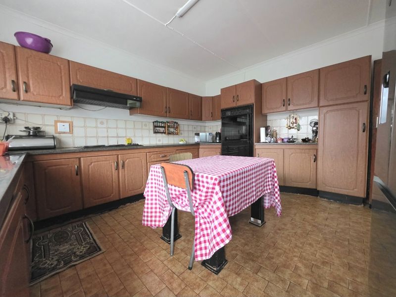 Stunning 4-bedroom in the heart of isiphingo hills!! - Photo 8