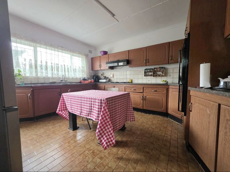 Stunning 4-bedroom in the heart of isiphingo hills!! - Photo 7