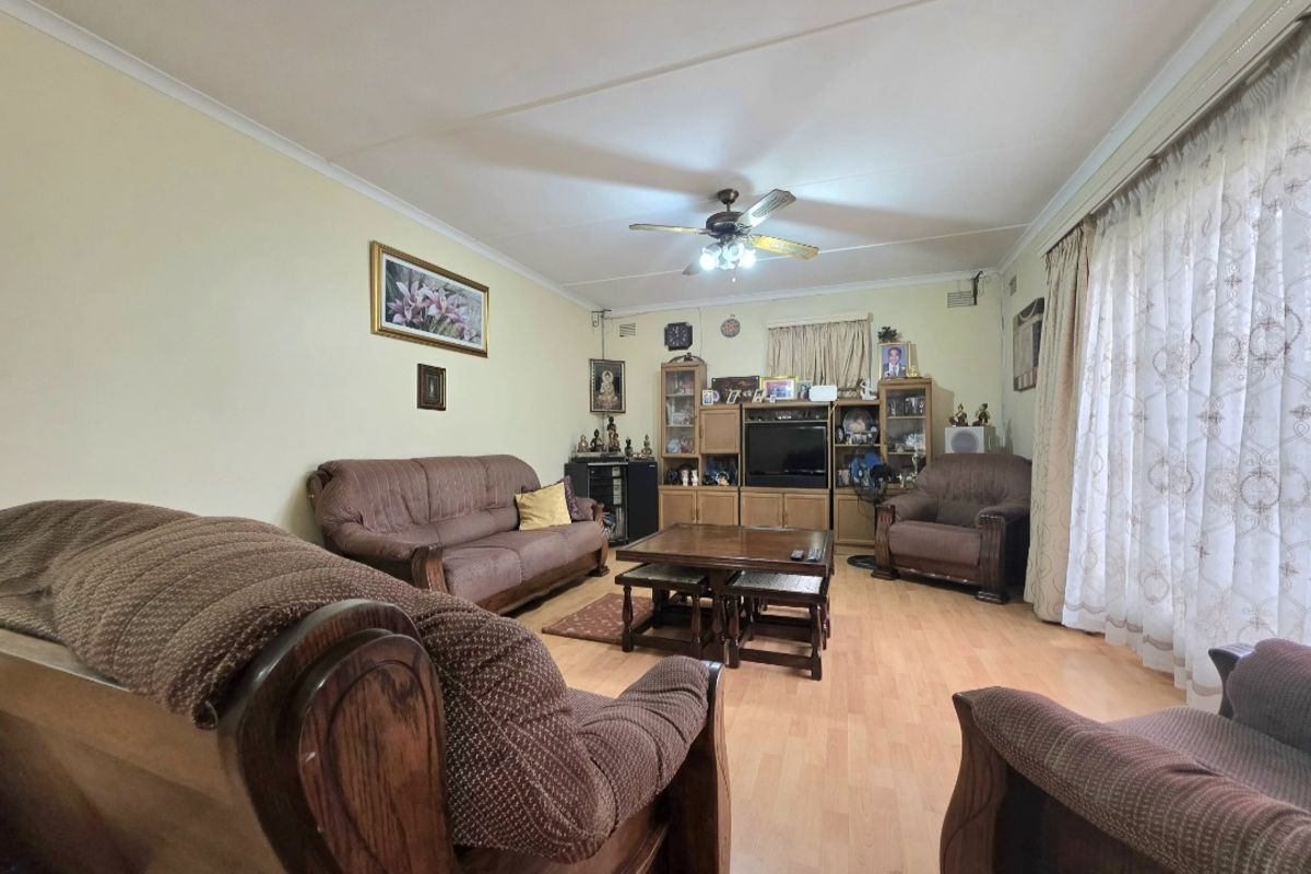 Stunning 4-bedroom in the heart of isiphingo hills!! - Photo 3