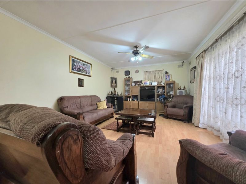 Stunning 4-bedroom in the heart of isiphingo hills!! - Photo 3