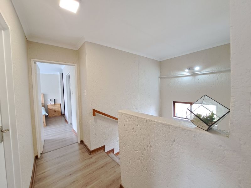 Charming Townhouse in Morningside - Photo 8