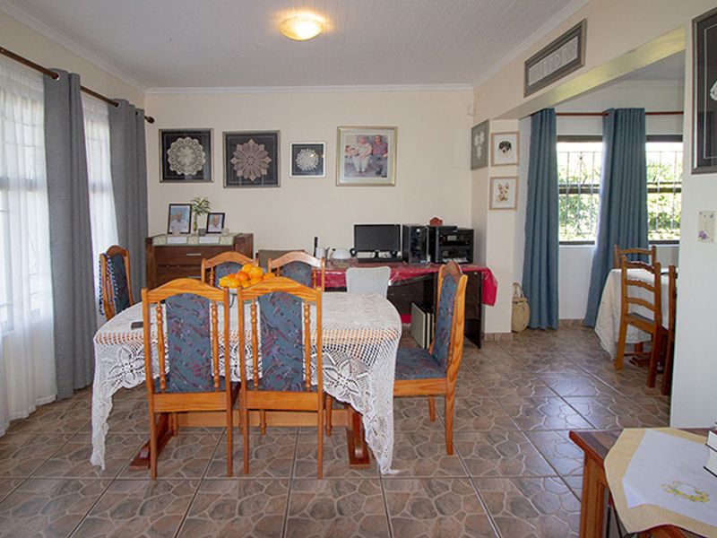 LARGE COASTAL HOME, PRIME INVESTMENT, FLAT RENTAL INCOME - Photo 10