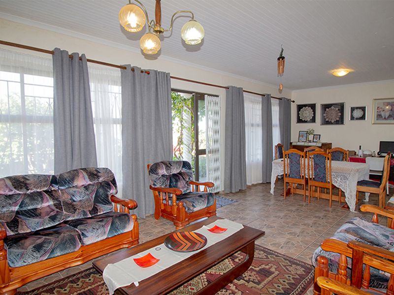 LARGE COASTAL HOME, PRIME INVESTMENT, FLAT RENTAL INCOME - Photo 8