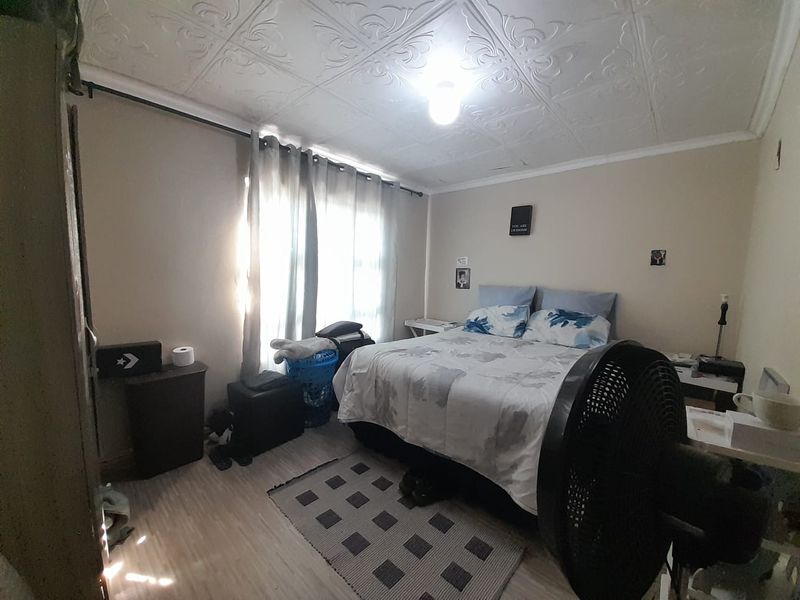 Lovely Home With Lots Of Potential - Photo 8